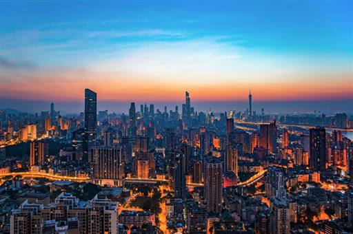 DeepSeek下载量登顶140国榜首，解读背后的经济意义